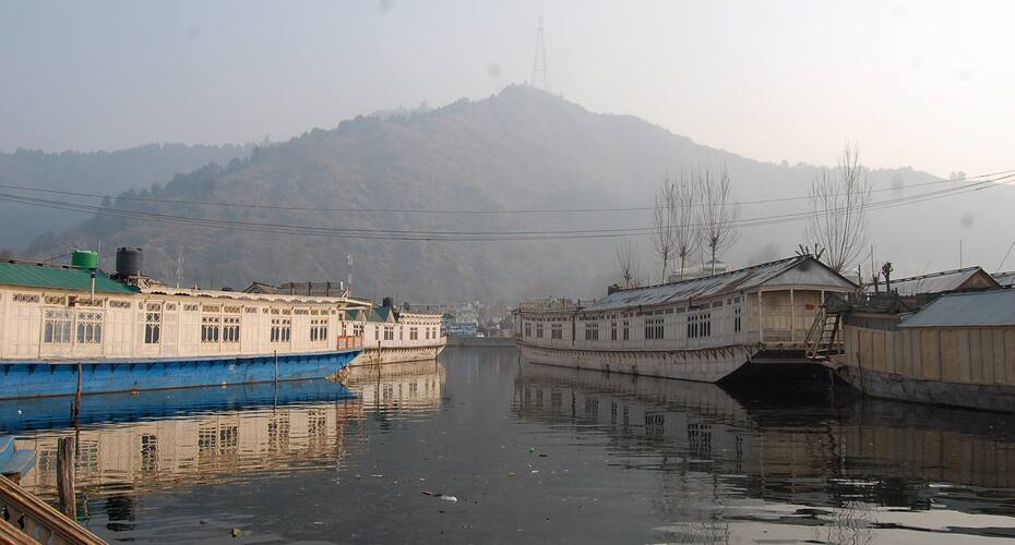 Mandalay Houseboat, Srinagar 4